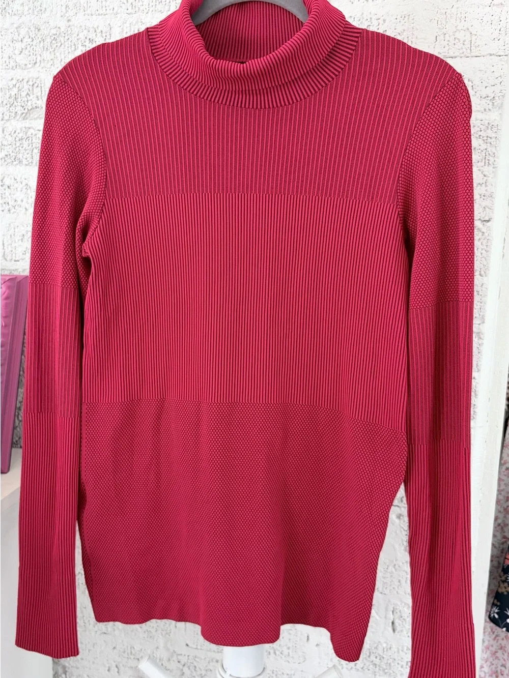 Athleta Flurry Red Ribbed Turtleneck Top Sweater in Canyon Red - Women's Medium